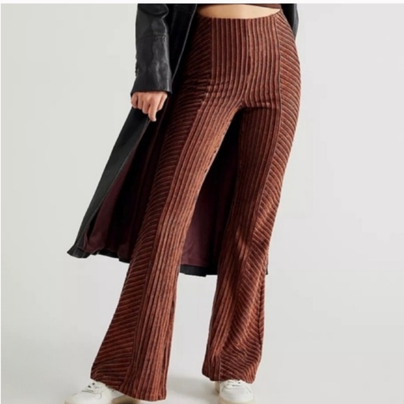 🎉HP🎉🎉Free People high rise flare legging - Picture 3 of 8